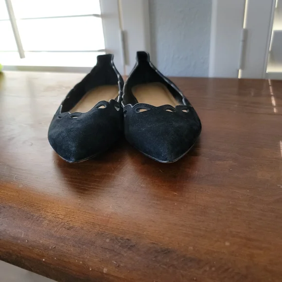 Banana Republic Black Suede Flats. SZ 9.5 - Picture 7 of 9